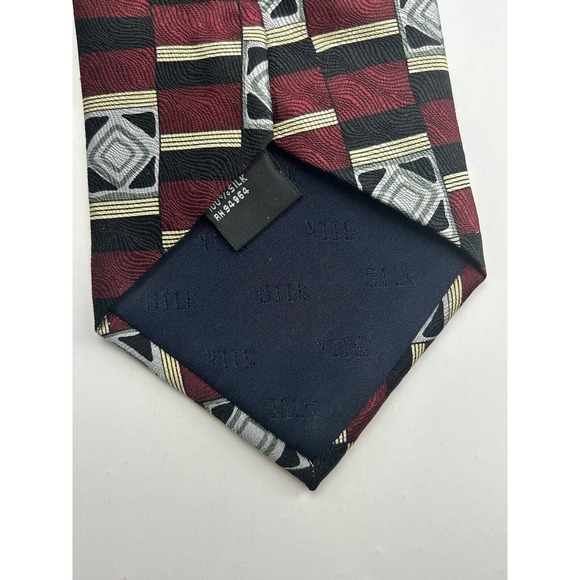 Stanley Blacker Silk Red Geometric Pattern Necktie - Picture 2 of 4
